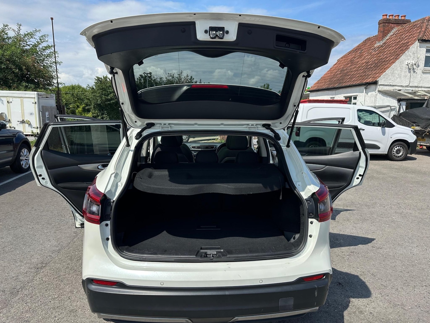 Used Nissan Qashqai 2017 for sale - 77351539: Photo 36