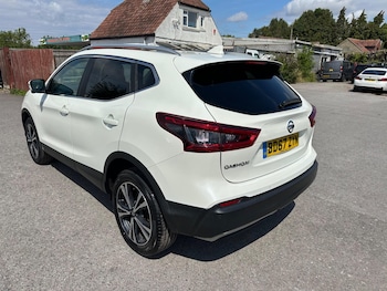 Used Nissan Qashqai 2017 for sale - 77351539: Photo