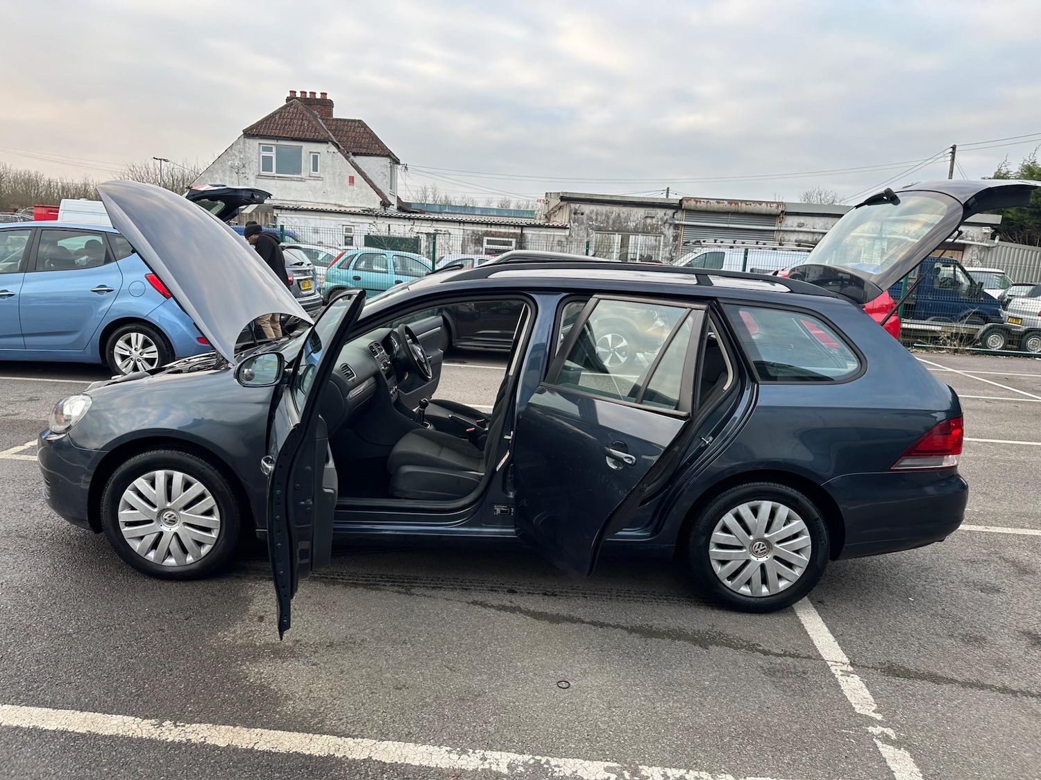 Used Volkswagen Golf 2010 for sale - 76991107: Photo 19