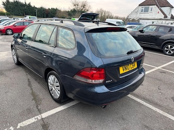 Used Volkswagen Golf 2010 for sale - 76991107: Photo