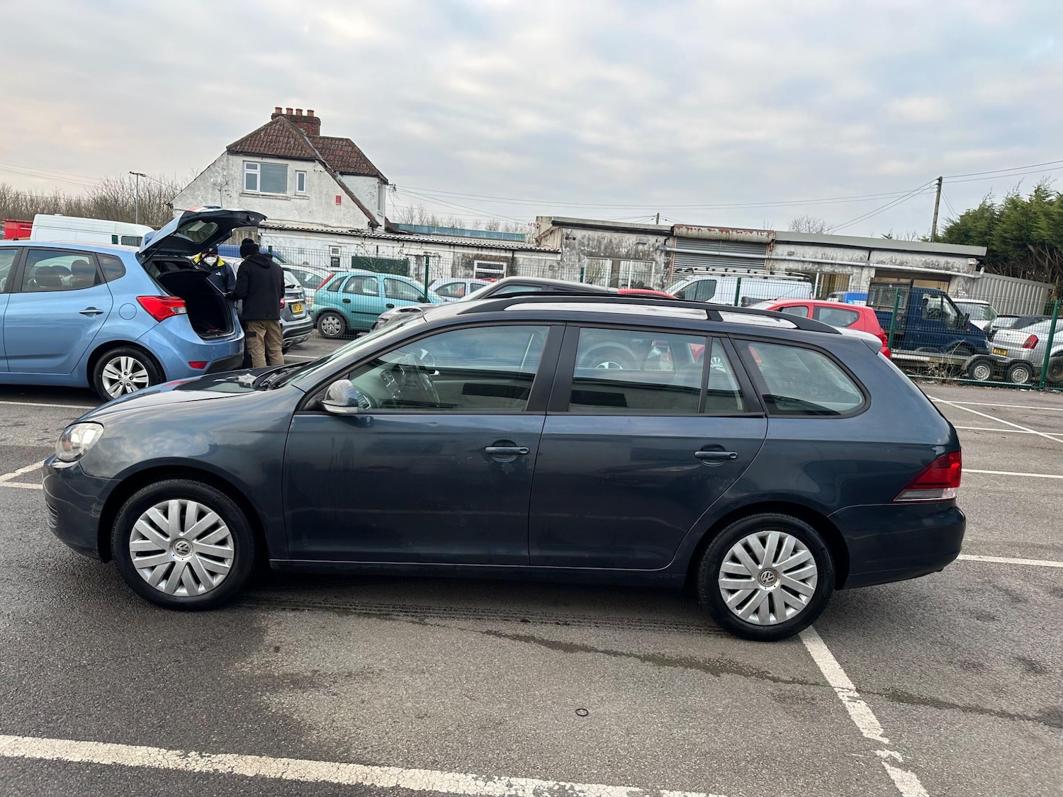 Used Volkswagen Golf 2010 for sale - 76991107: Photo 8