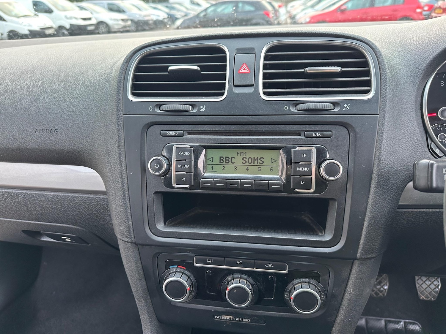 Used Volkswagen Golf 2010 for sale - 76991107: Photo 9