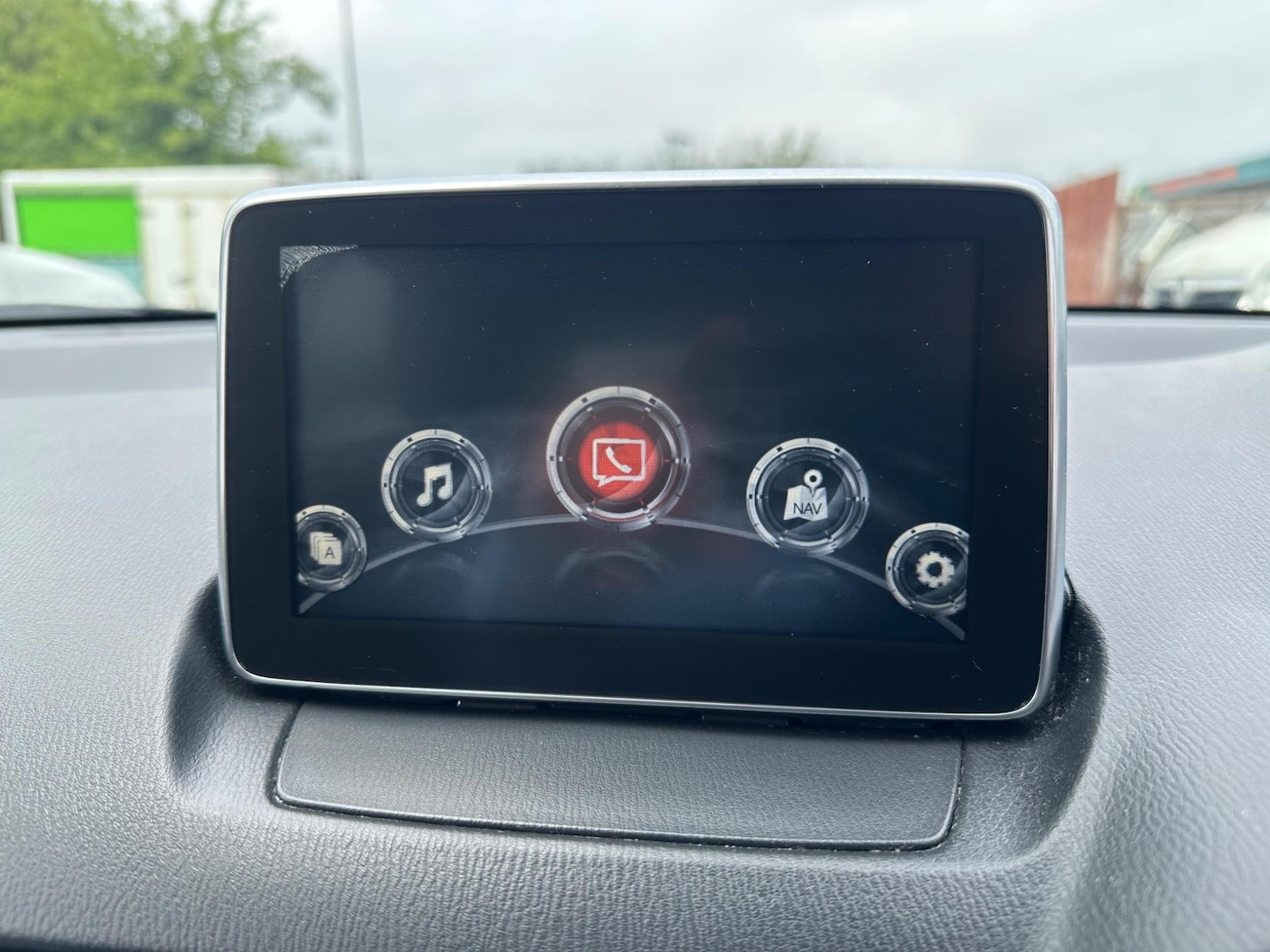 Used Mazda Mazda2 2015 for sale - 77396545: Photo 9