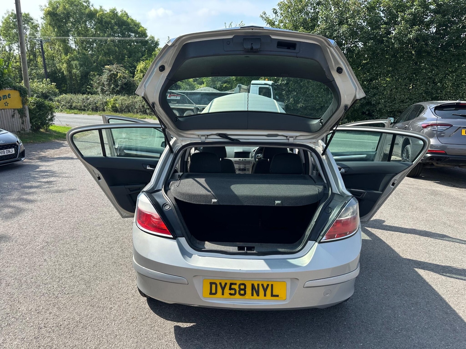 Vehicle 28
