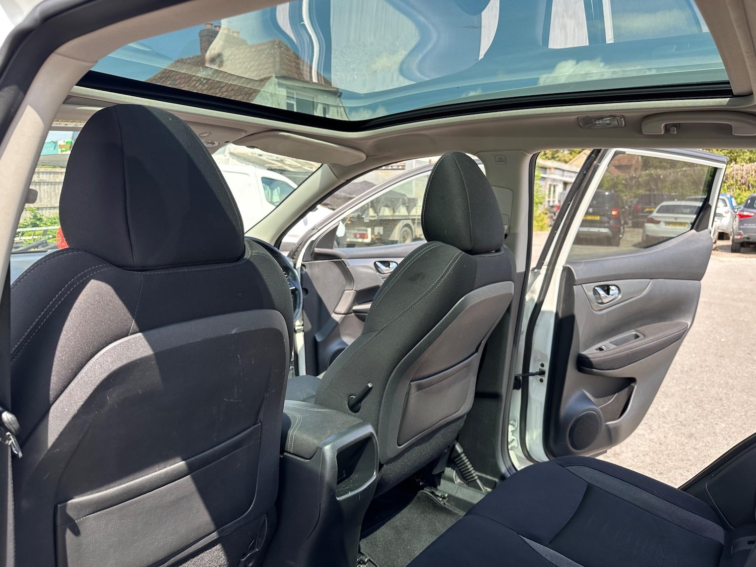 Used Nissan Qashqai 2017 for sale - 76991869: Photo 23