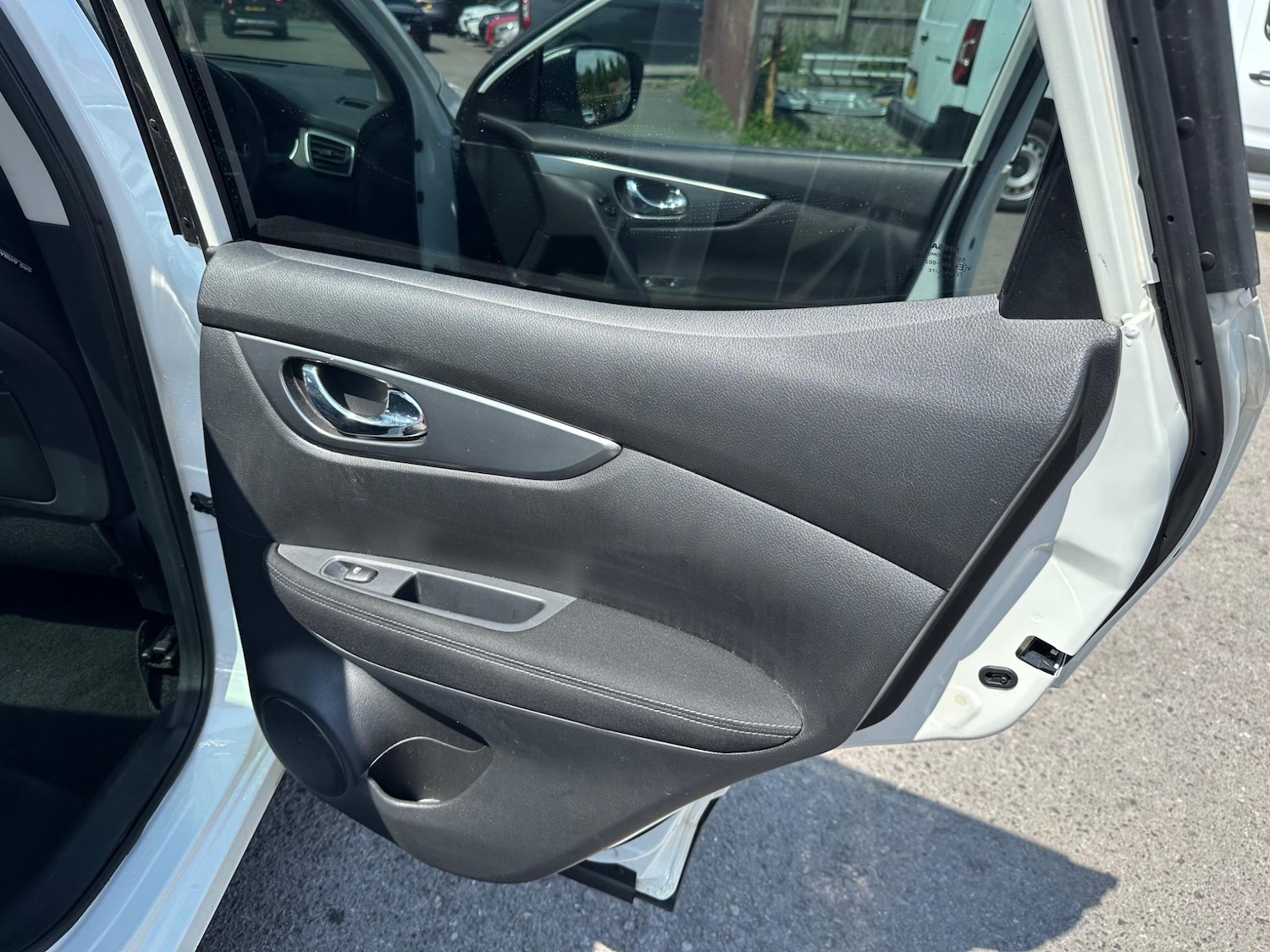 Used Nissan Qashqai 2017 for sale - 76991869: Photo 28