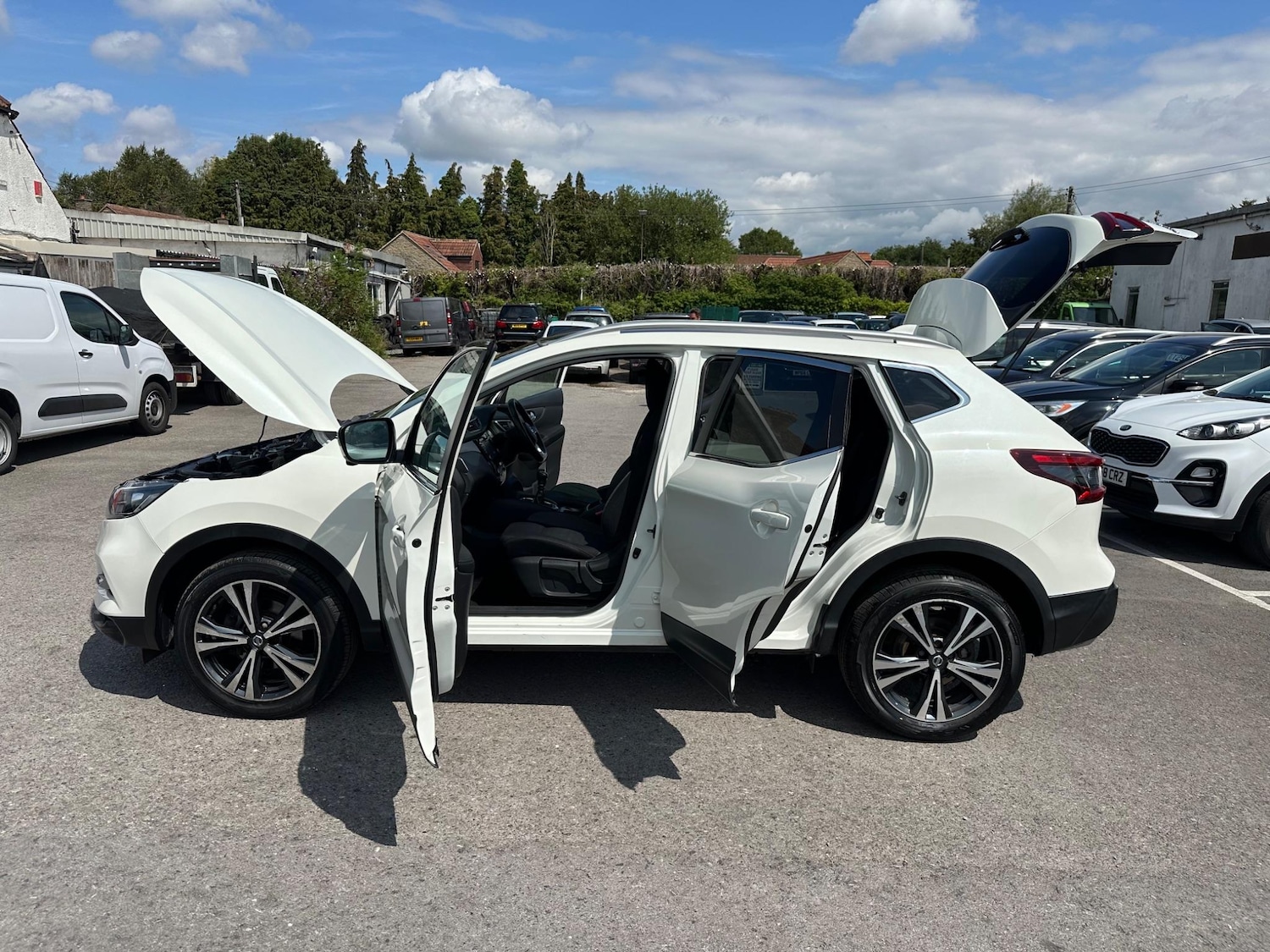 Used Nissan Qashqai 2017 for sale - 76991869: Photo 35