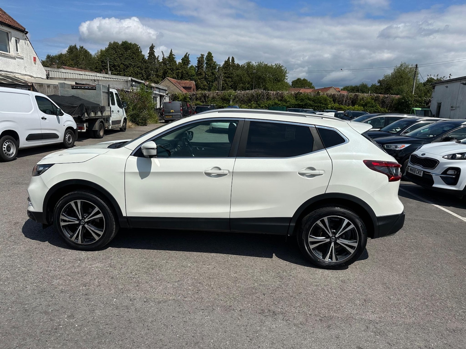 Used Nissan Qashqai 2017 for sale - 76991869: Photo 8