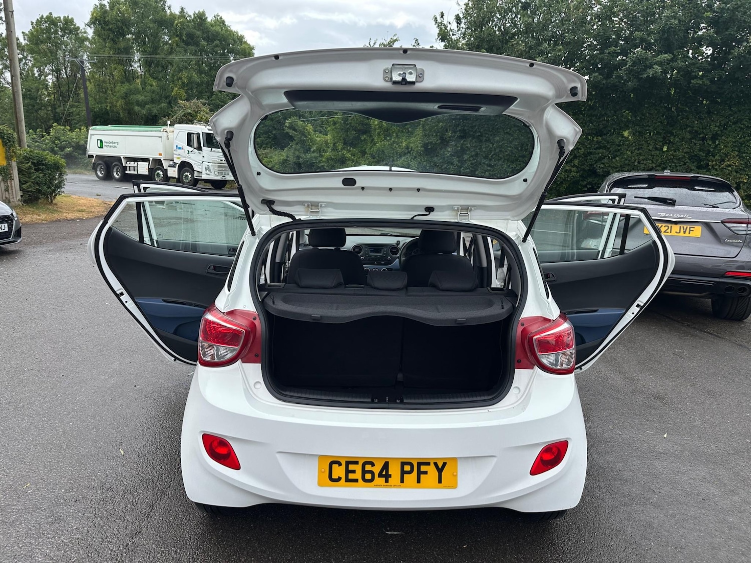 Vehicle 28