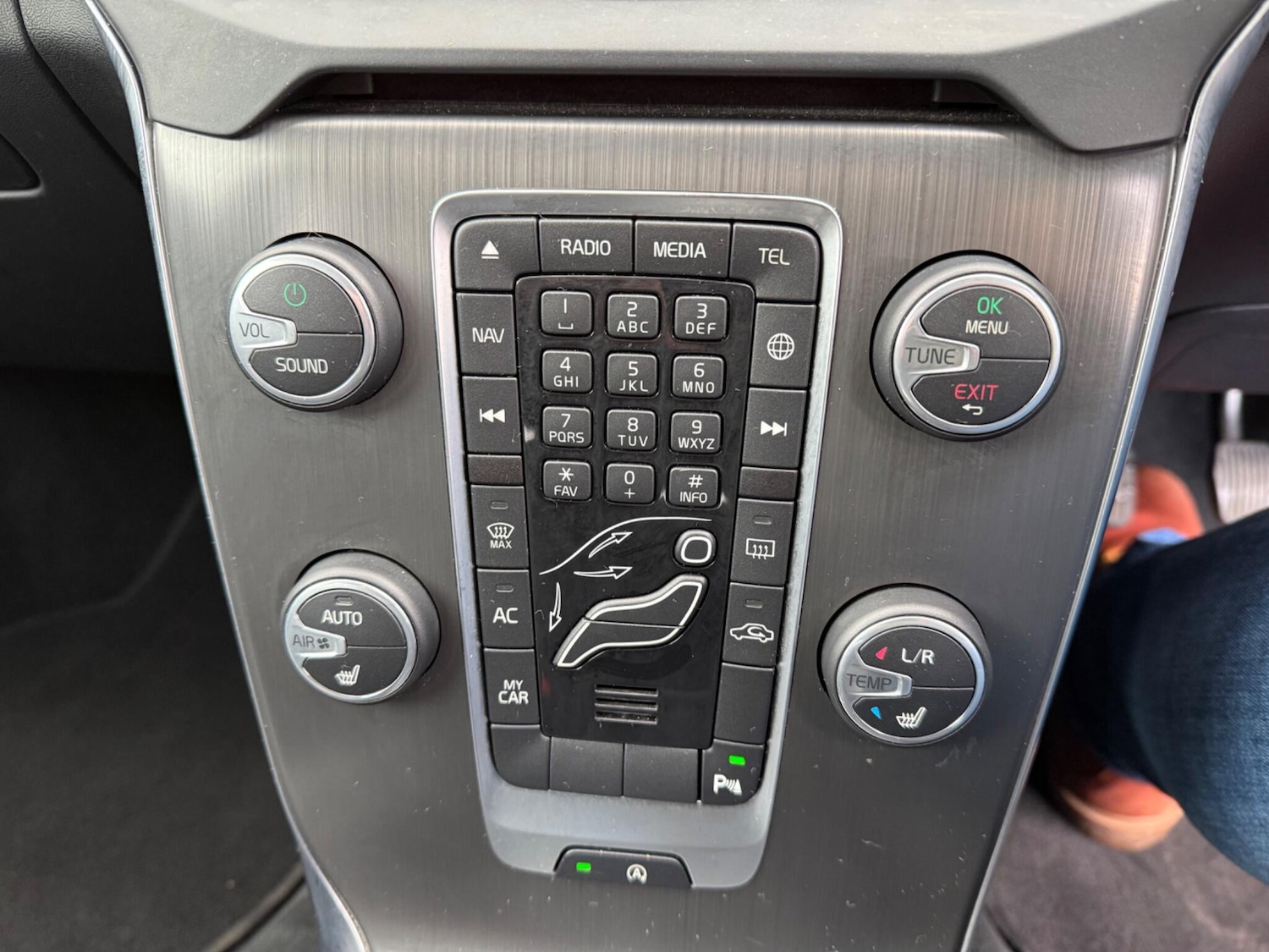 Used Volvo V40 2016 for sale - 77625682: Photo 11