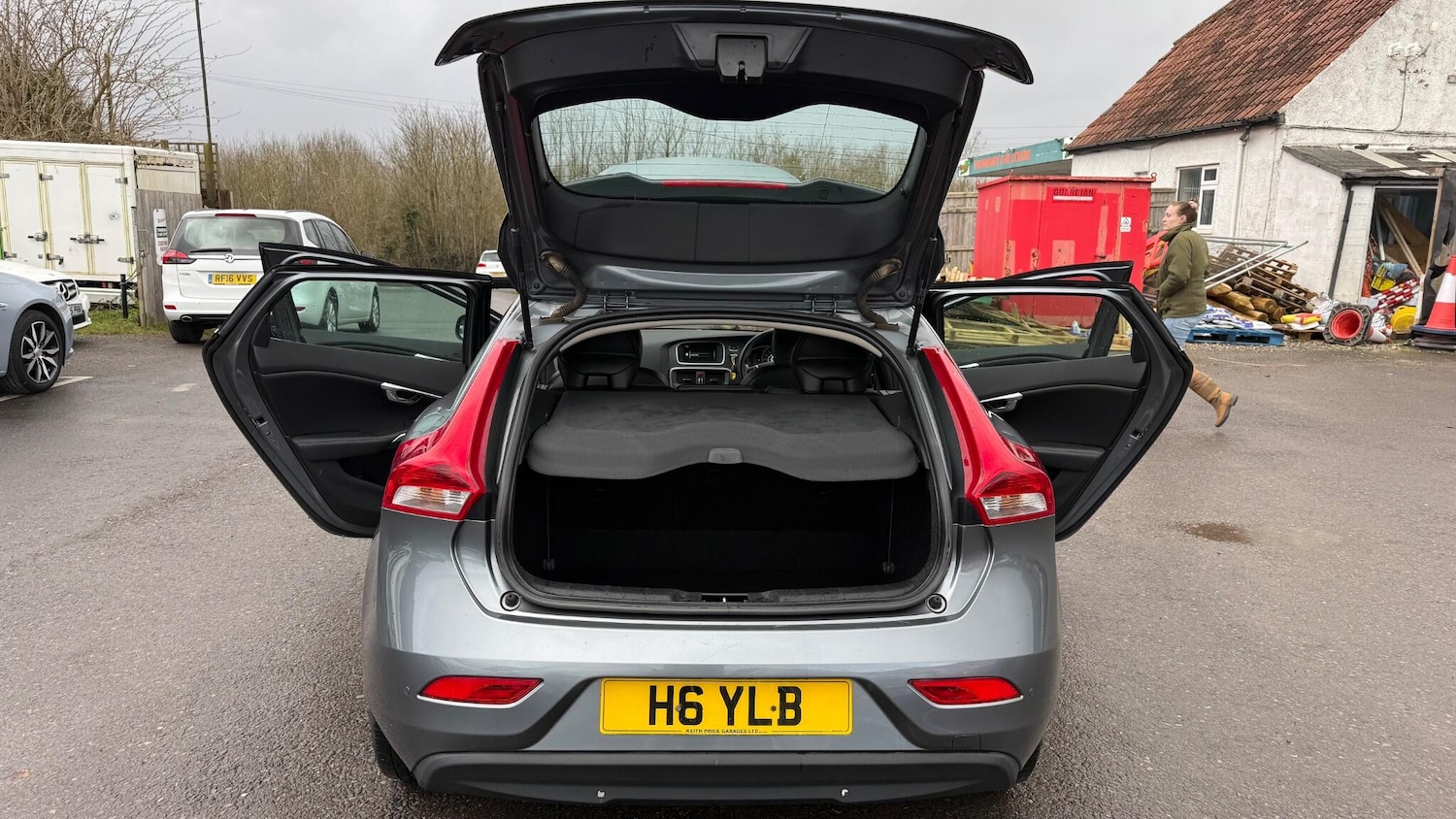 Used Volvo V40 2016 for sale - 77625682: Photo 30