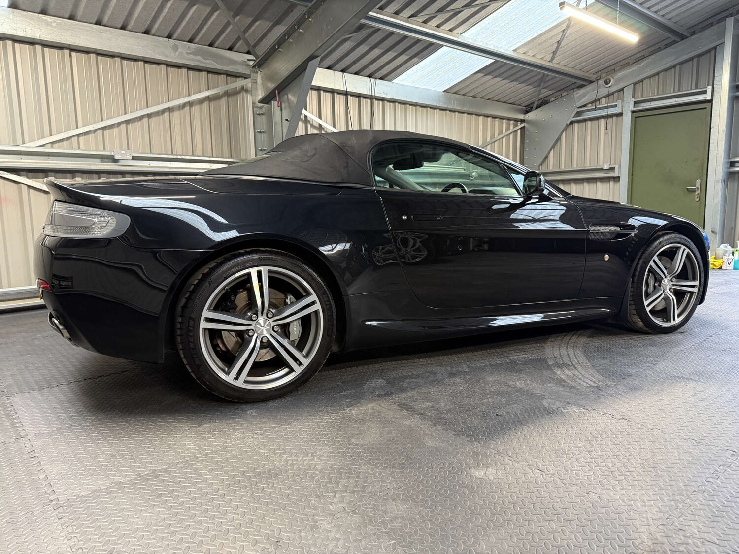 Used Aston Martin Vantage 2008 for sale - 77851733: Photo 63