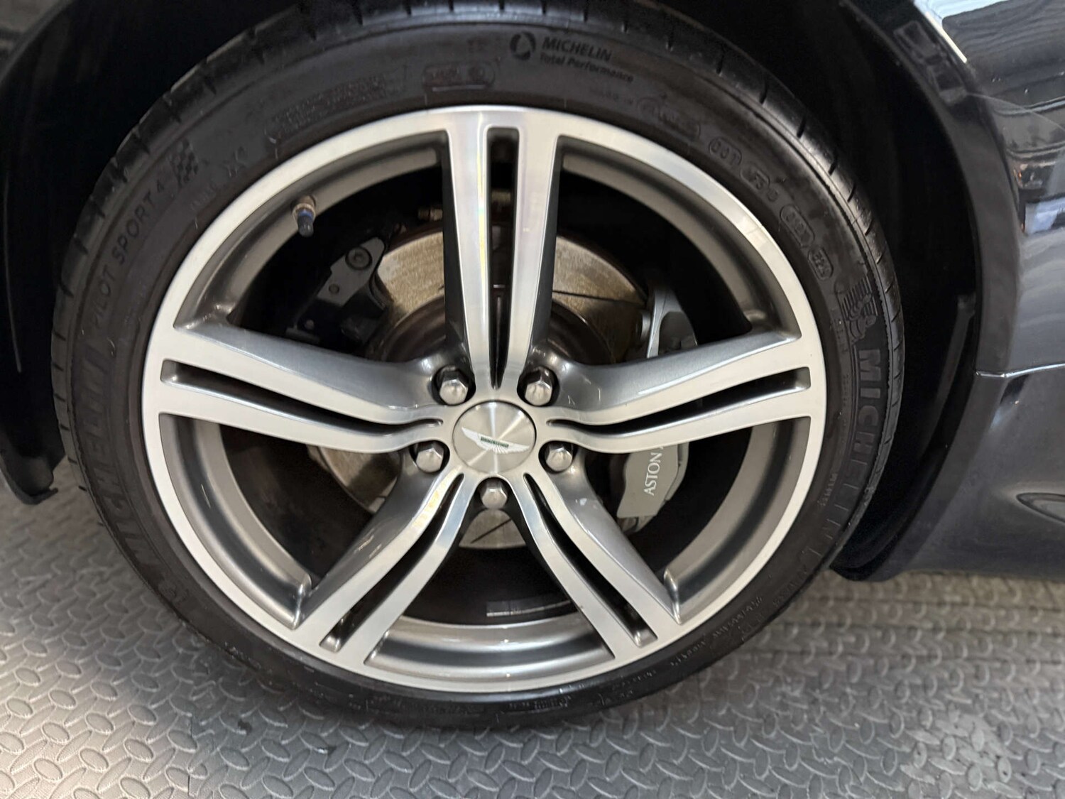 Used Aston Martin Vantage 2008 for sale - 77851733: Photo 77