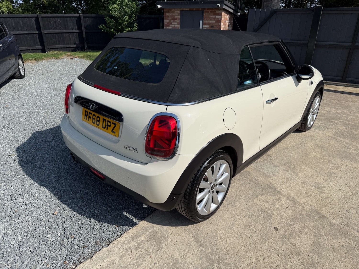 Used MINI Convertible 2018 for sale - 77963191: Photo 21