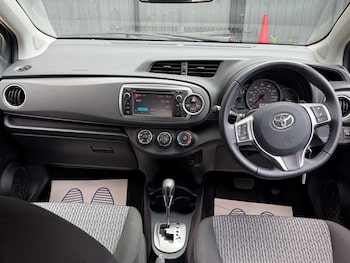 Used Toyota Yaris 2013 for sale - 79232070: Photo