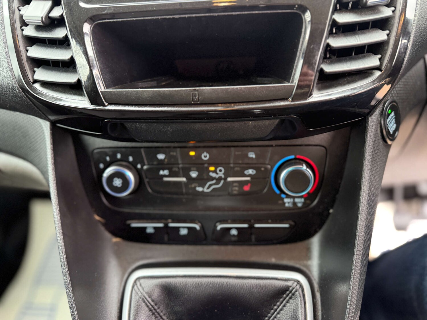 Used Ford Transit Connect 2019 for sale - 77745644: Photo 65