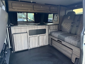 Used Volkswagen Transporter 2016 for sale - 77262759: Photo