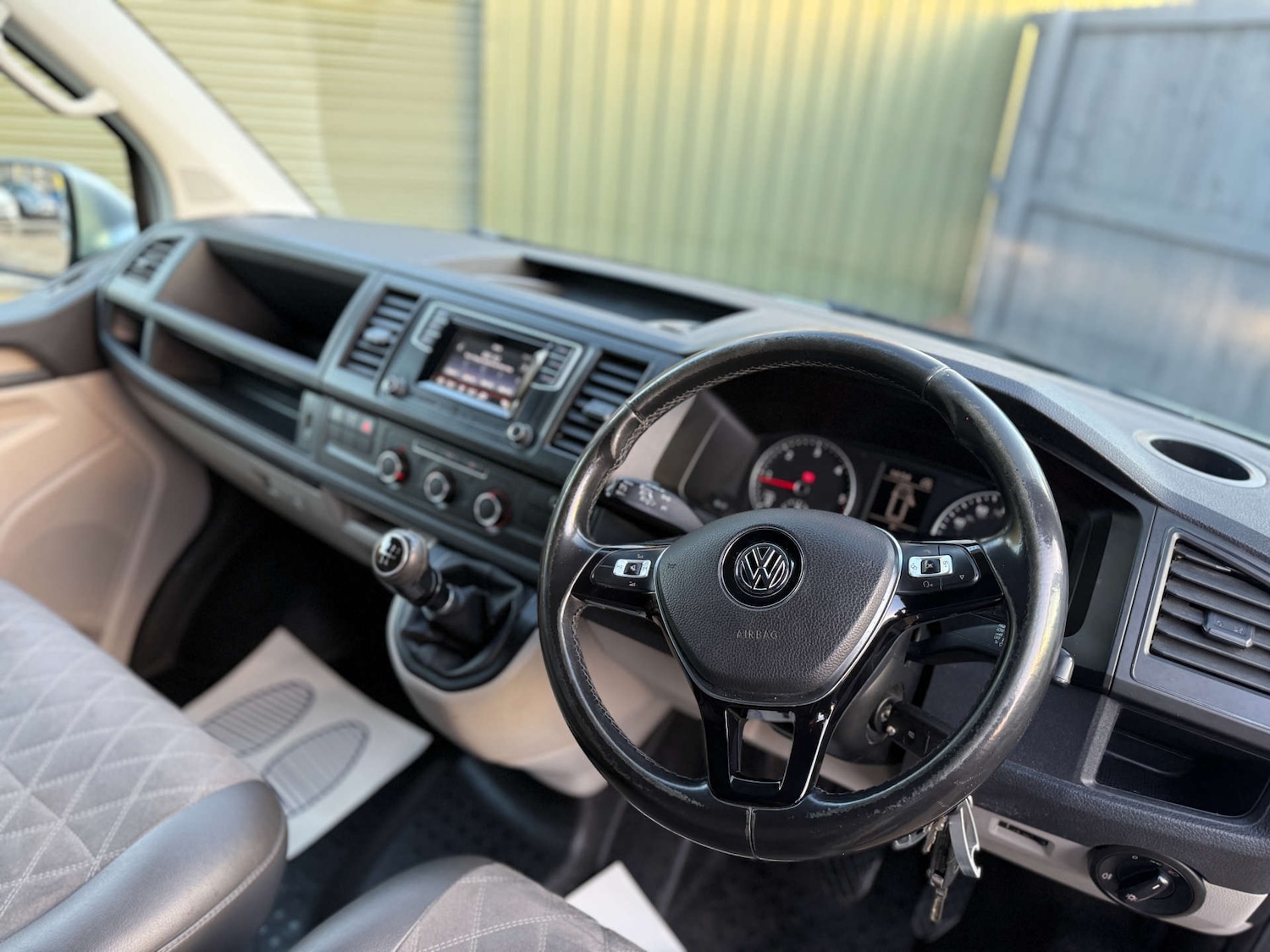 Used Volkswagen Transporter 2016 for sale - 77262759: Photo 85