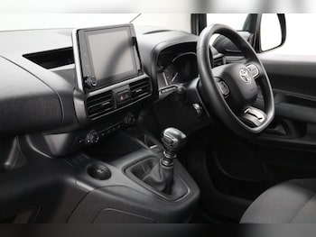 Used Toyota ProAce 2023 for sale - 77719559: Photo