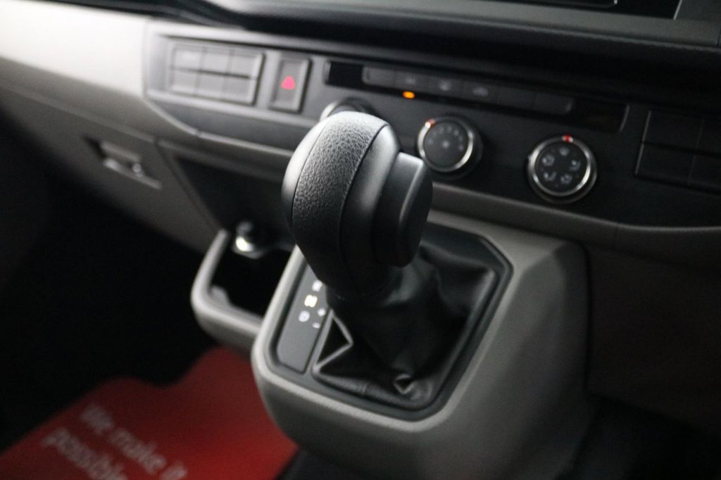 Used Volkswagen Transporter 2024 for sale - 77121432: Photo 48