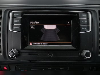 Used Volkswagen Transporter 2018 for sale - 78068755: Photo