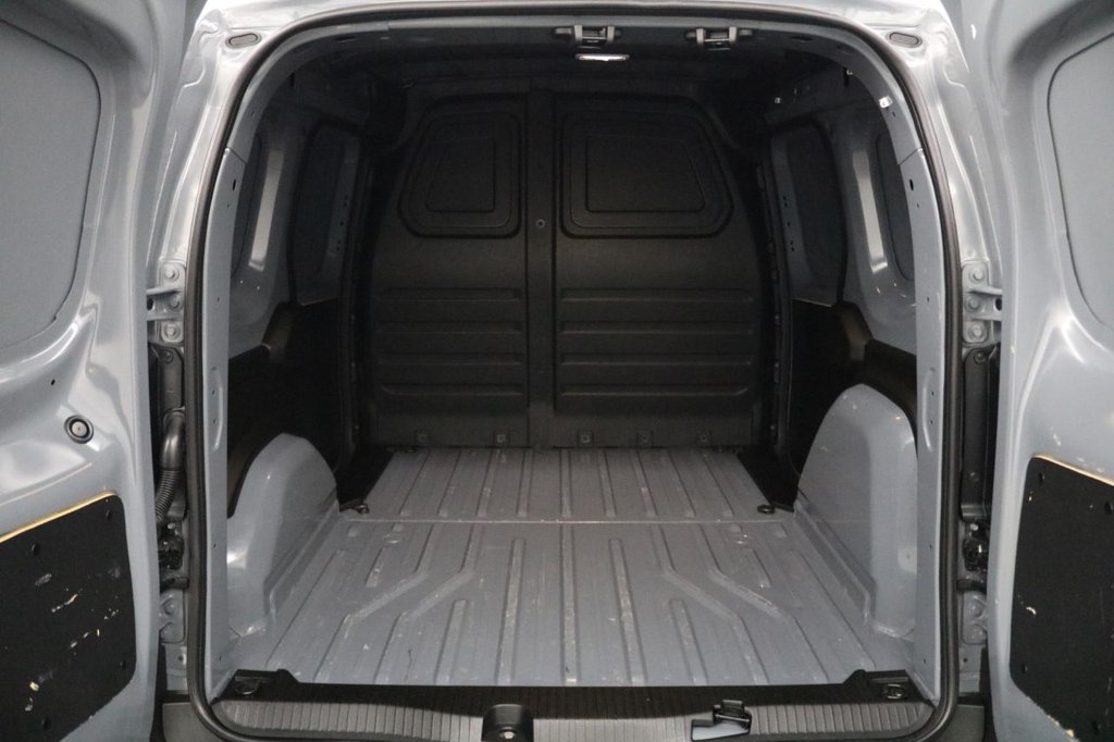 Used Nissan Other 2023 for sale - 77256160: Photo 13