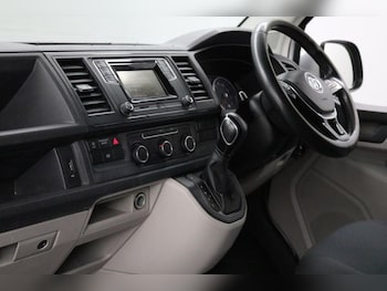 Used Volkswagen Transporter 2018 for sale - 77770962: Photo