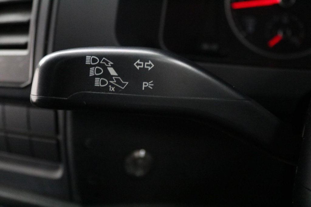 Used Volkswagen Transporter 2018 for sale - 77770962: Photo 34