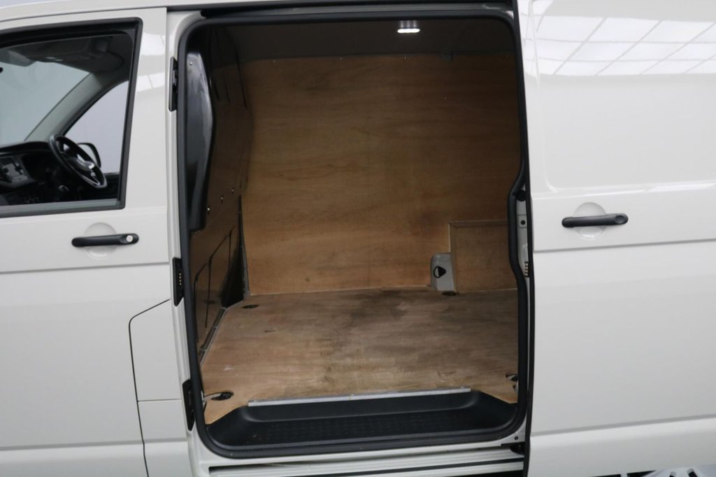 Used Volkswagen Transporter 2024 for sale - 76927618: Photo 11