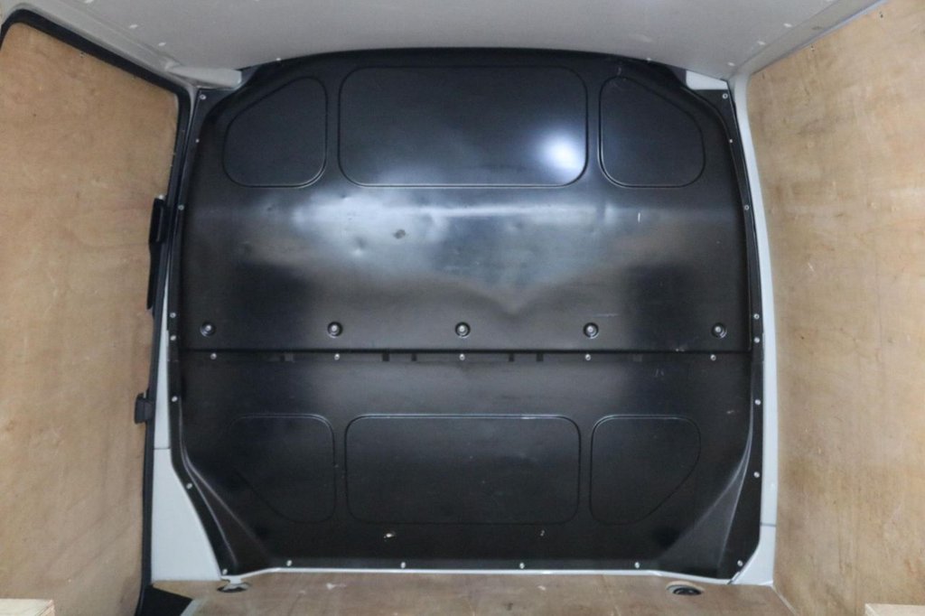 Used Volkswagen Transporter 2024 for sale - 76927618: Photo 14