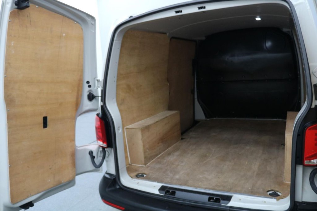 Used Volkswagen Transporter 2024 for sale - 76927618: Photo 16