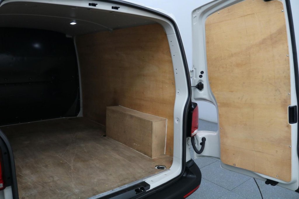 Used Volkswagen Transporter 2024 for sale - 76927618: Photo 18