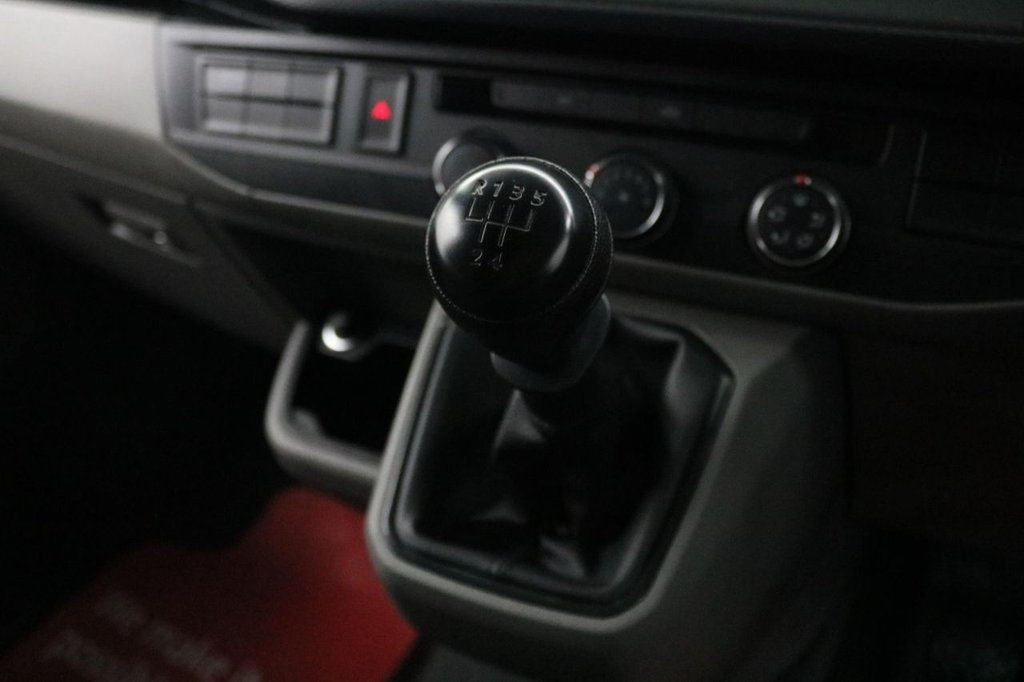 Used Volkswagen Transporter 2024 for sale - 76927618: Photo 44