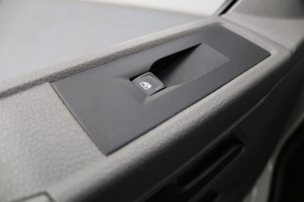 Used Volkswagen Transporter 2024 for sale - 76927618: Photo 46