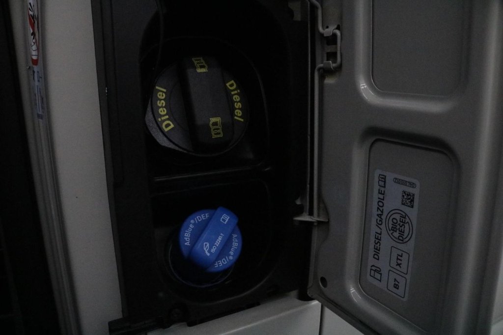 Used Volkswagen Transporter 2024 for sale - 76927618: Photo 50