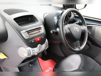 Used Toyota AYGO 2011 for sale - 75727576: Photo