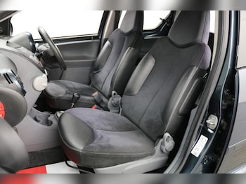 Used Toyota AYGO 2011 for sale - 75727576: Photo