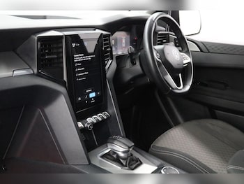 Used Volkswagen Amarok 2024 for sale - 76977493: Photo