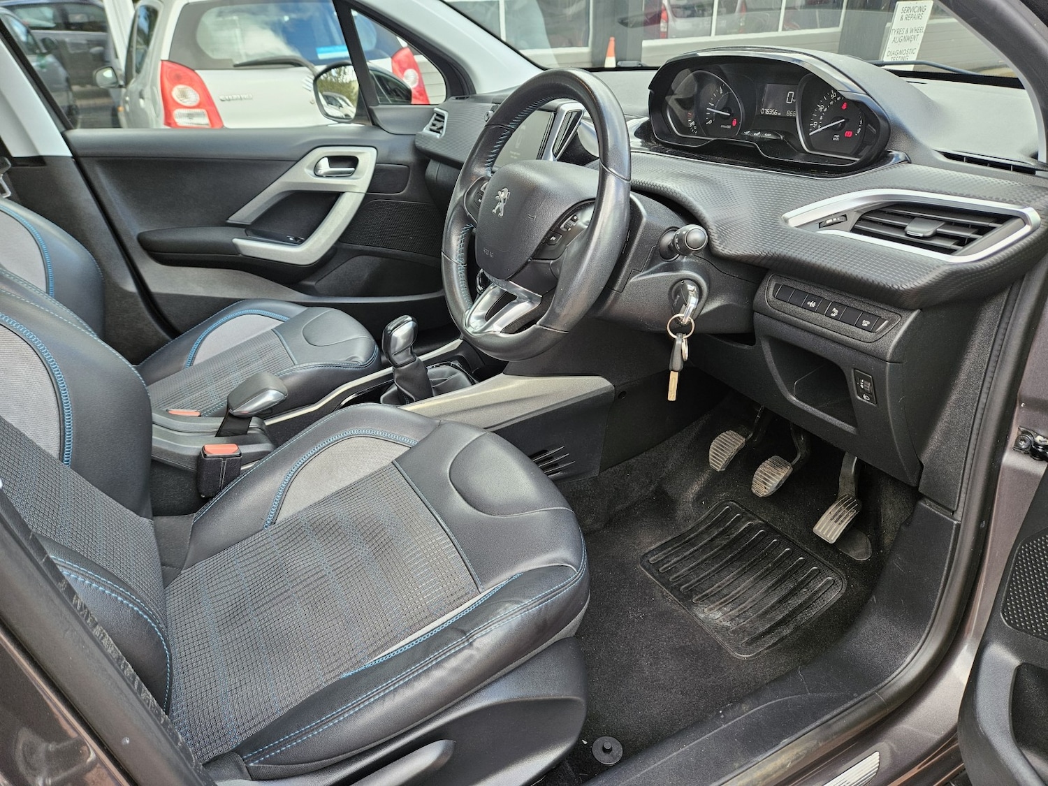 Used Peugeot 2008 2015 for sale - 76376898: Photo 13