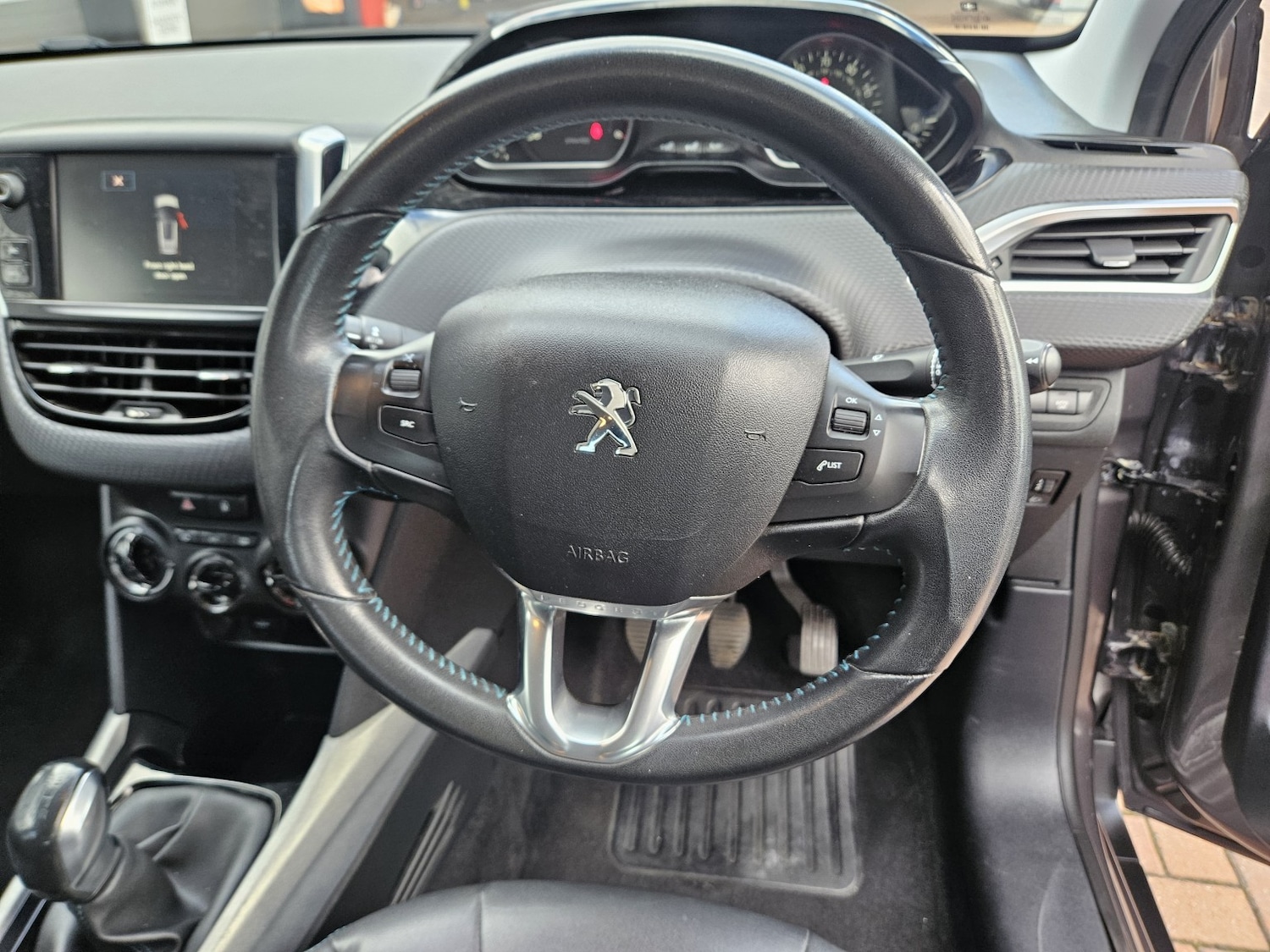Used Peugeot 2008 2015 for sale - 76376898: Photo 14