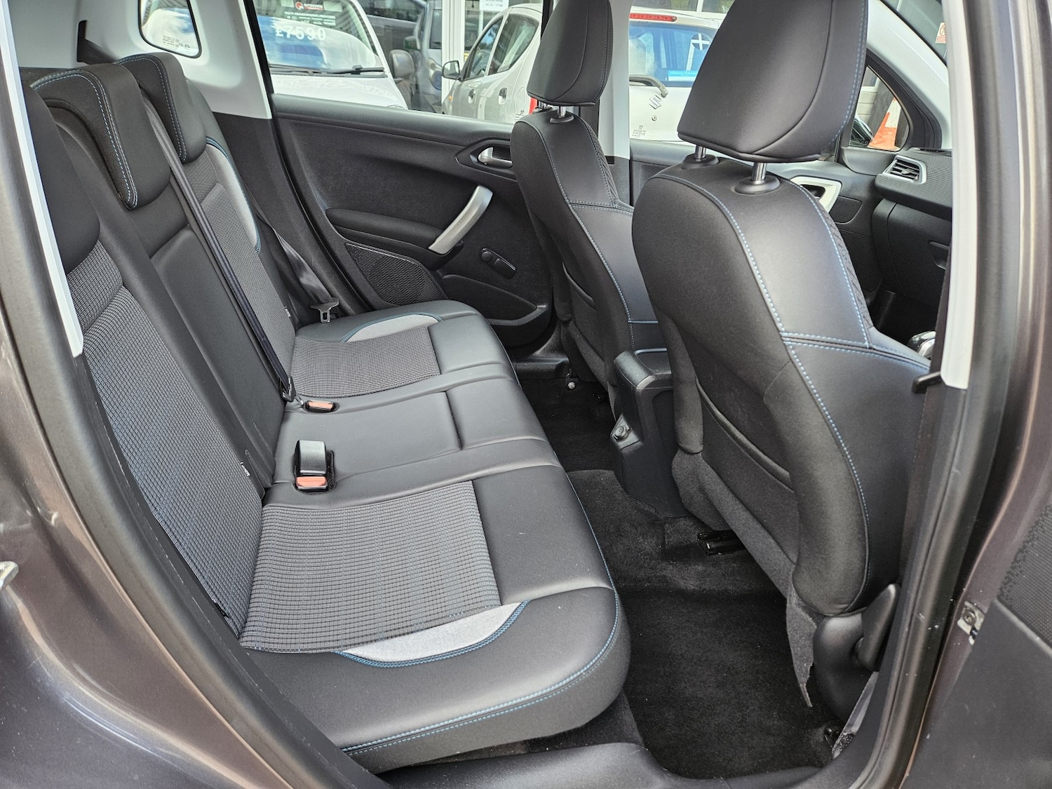Used Peugeot 2008 2015 for sale - 76376898: Photo 18