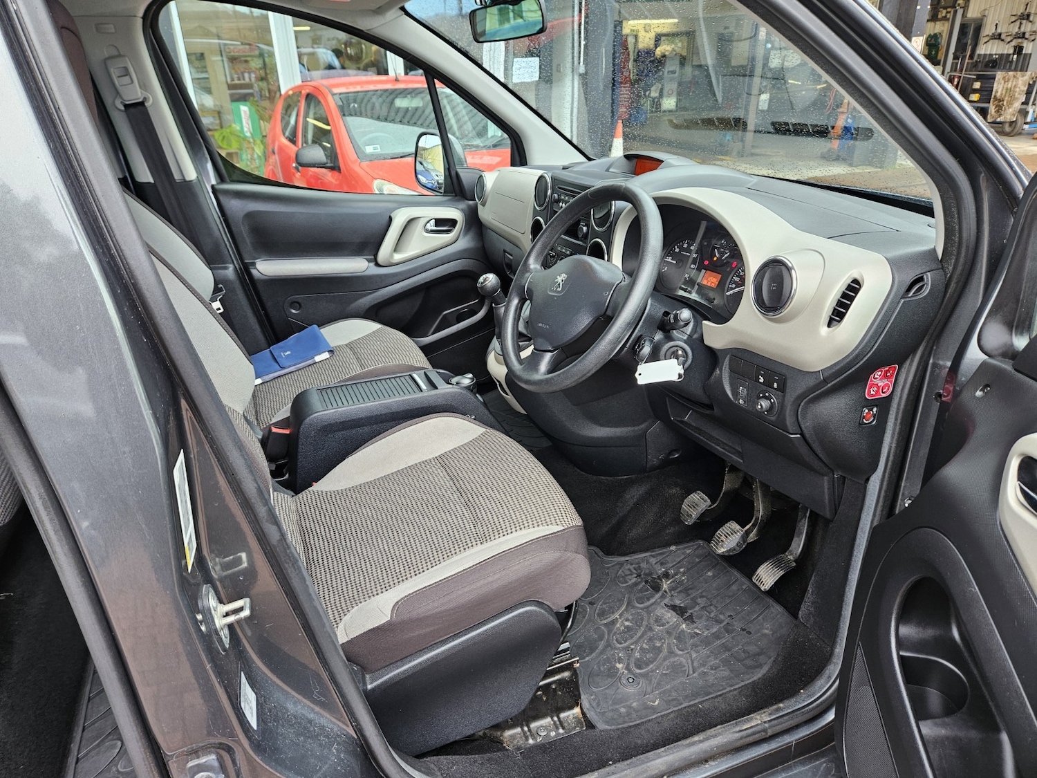 Used Peugeot Partner Tepee 2014 for sale - 77465666: Photo 14