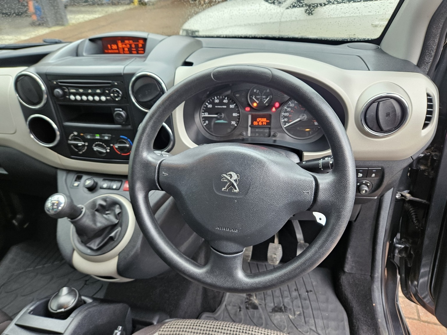 Used Peugeot Partner Tepee 2014 for sale - 77465666: Photo 16