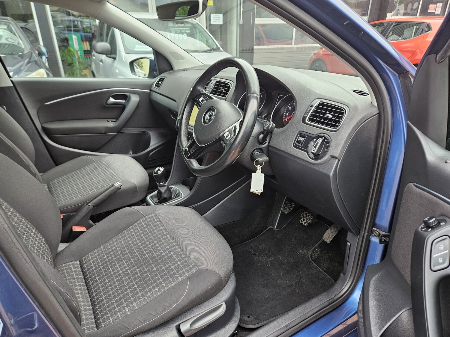 Used Volkswagen Polo 2016 for sale - 76380338: Photo 10