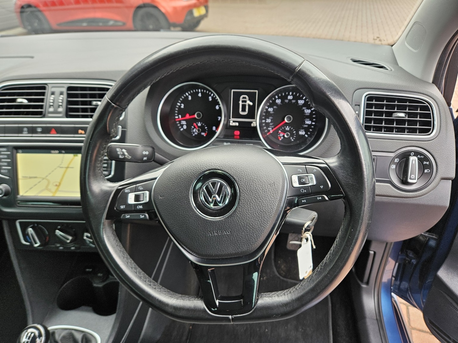 Used Volkswagen Polo 2016 for sale - 76380338: Photo 11