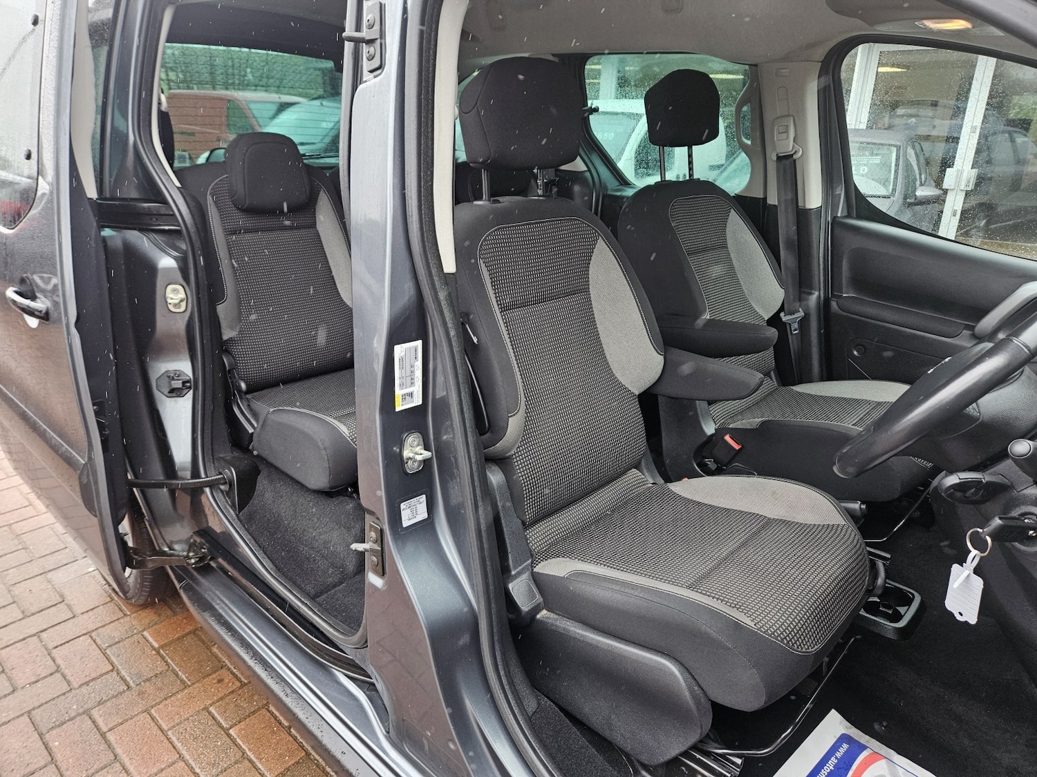 Used Peugeot Partner Tepee 2017 for sale - 77622545: Photo 14