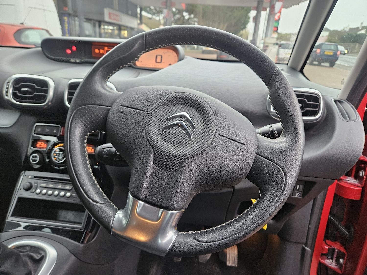 Used Citroen C3 Picasso 2015 for sale - 77851389: Photo 13