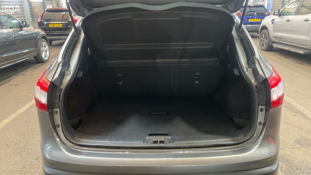 Used Nissan Qashqai 2017 for sale - 77979932: Photo 16