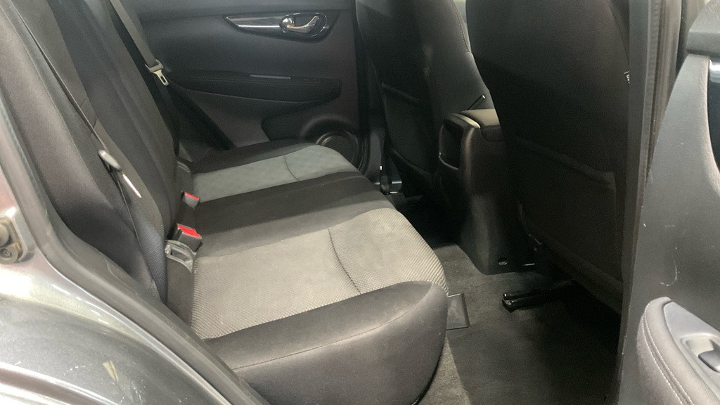Used Nissan Qashqai 2017 for sale - 77979932: Photo 17