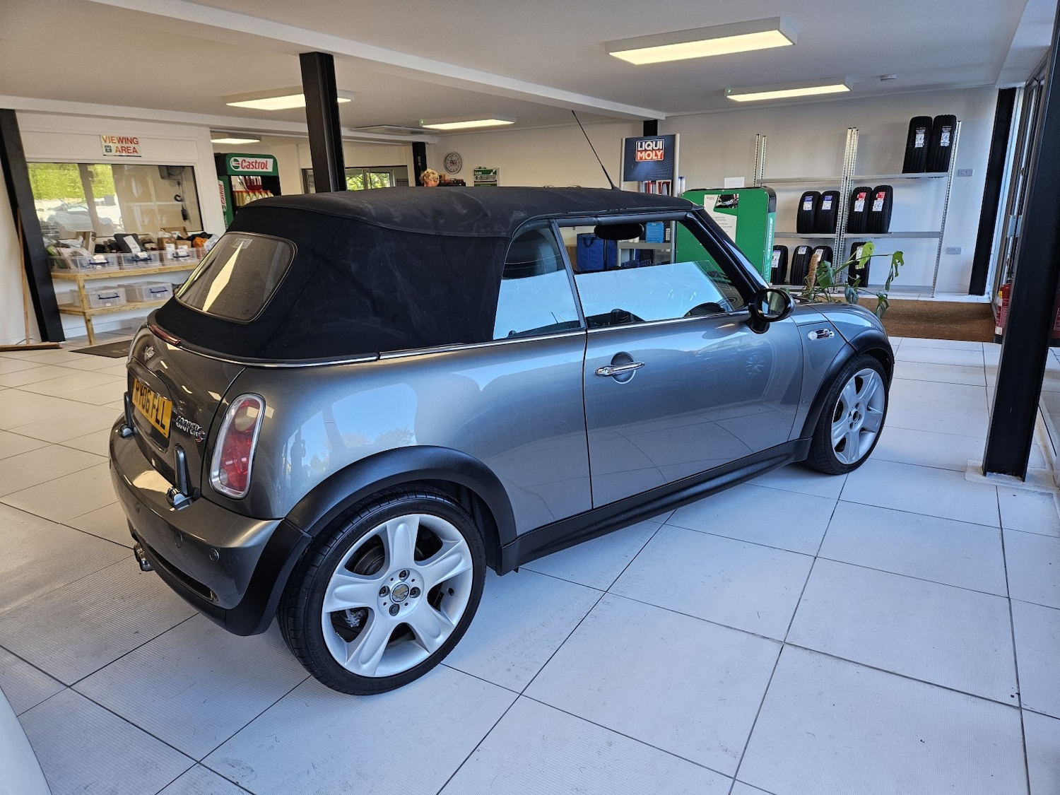 Used MINI Convertible 2006 for sale - 76382468: Photo 4